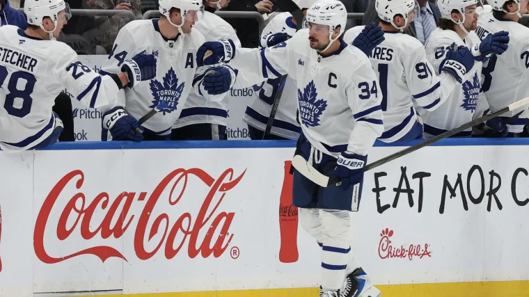 آستین متیوز آینده خود را با تورنتو میپل لیفز روشن می‌بیند: جام استنلی هدف اصلی