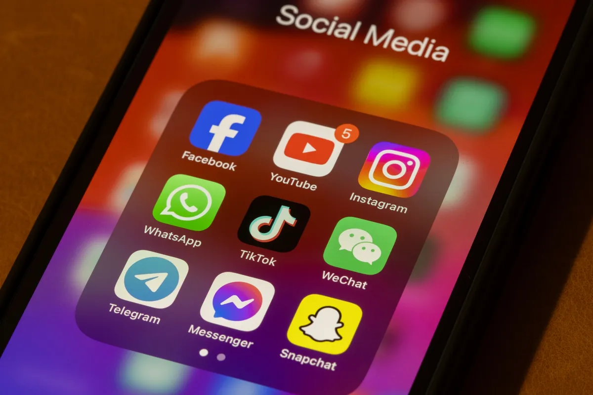 کاهش ارزش سهام Sprout Social: تحلیل پیامدهای اقتصادی و فناوری