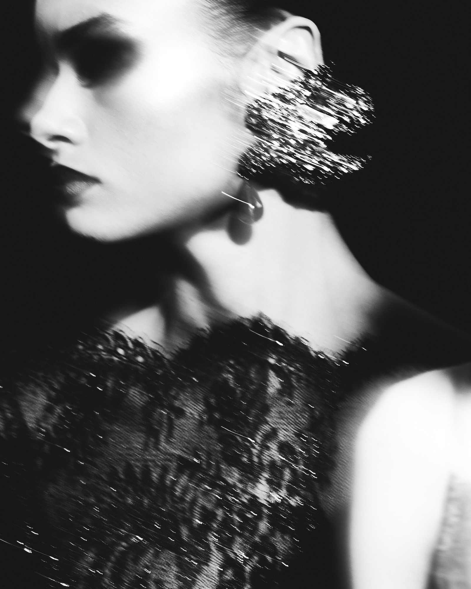 سنت لورن پاییز/زمستان ۲۰۲۶: اوج تجمل و بازتعریف قدرت زنانه در مد