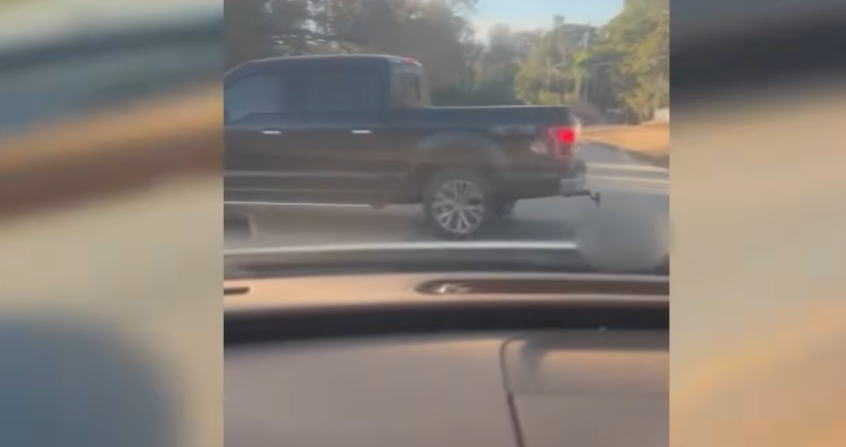 دستگیری مرد فلوریدایی به اتهام شدت یافتن جنایت علیه حیوانات پس از کشیدن سگ با کامیونت