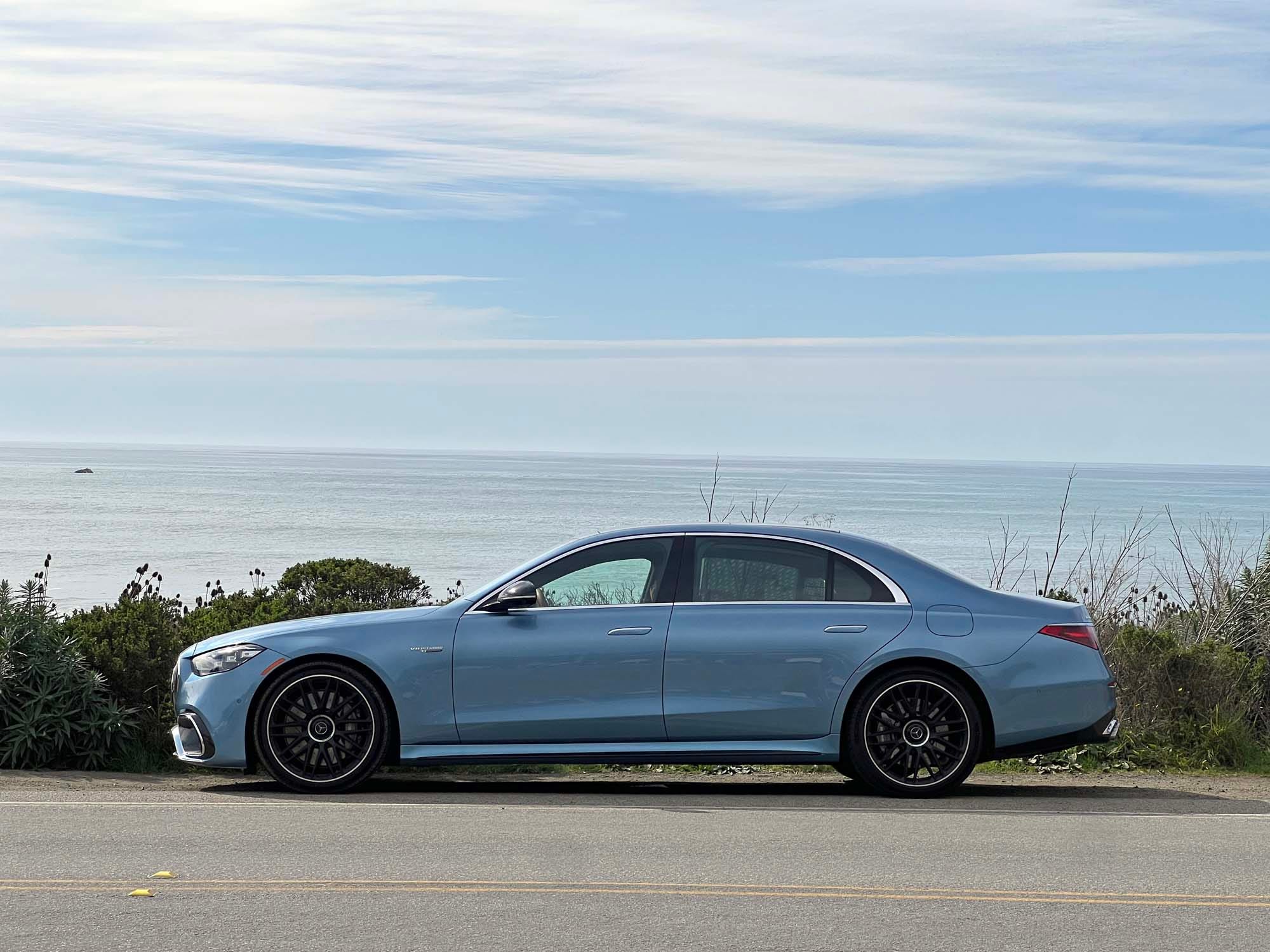 مرسدس-ای‌ام‌جی S63 E-Performance: سفری جاده‌ای در کالیفرنیا با نماد لوکس و هیبریدی