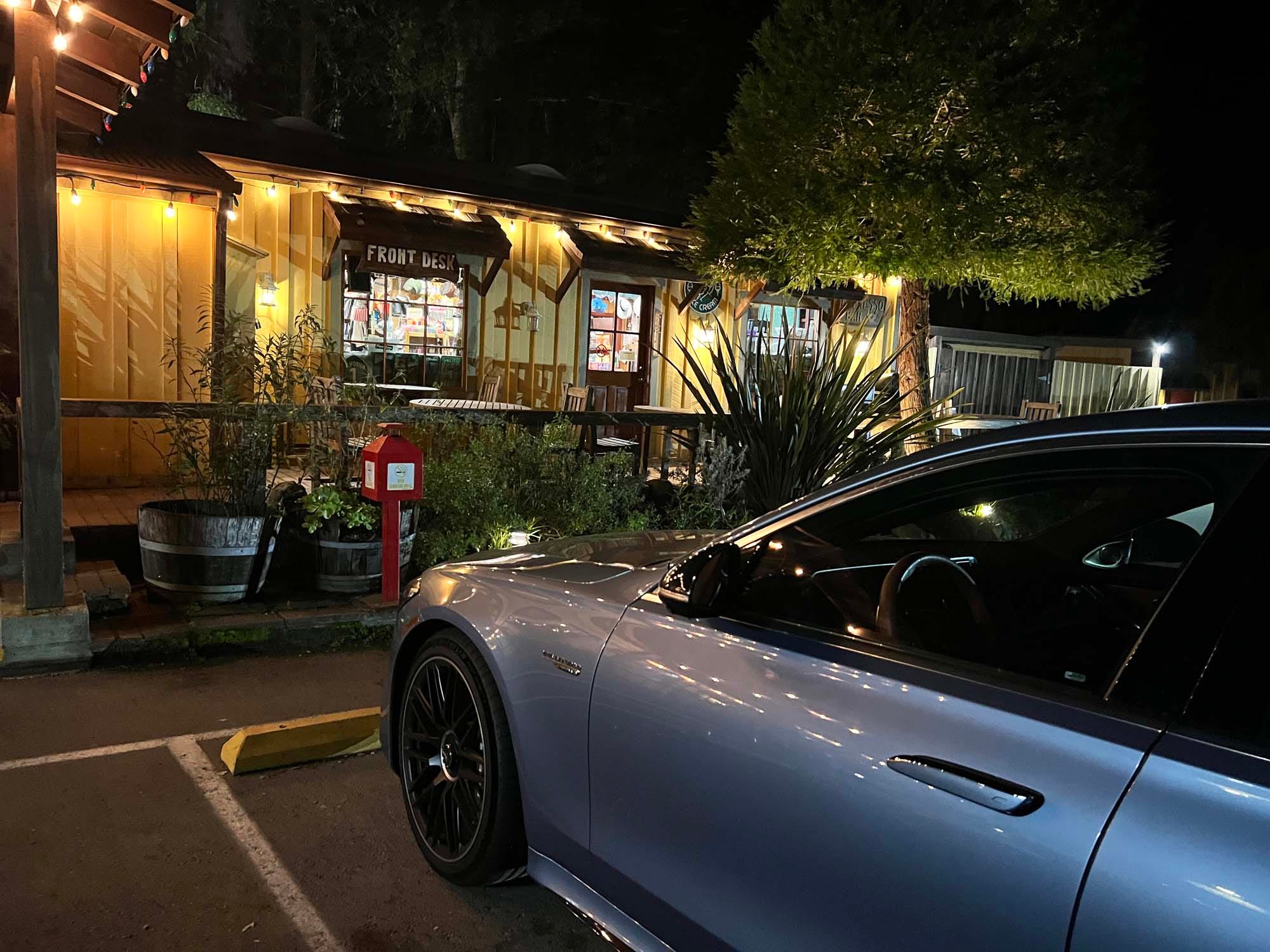 مرسدس-ای‌ام‌جی S63 E-Performance: سفری جاده‌ای در کالیفرنیا با نماد لوکس و هیبریدی