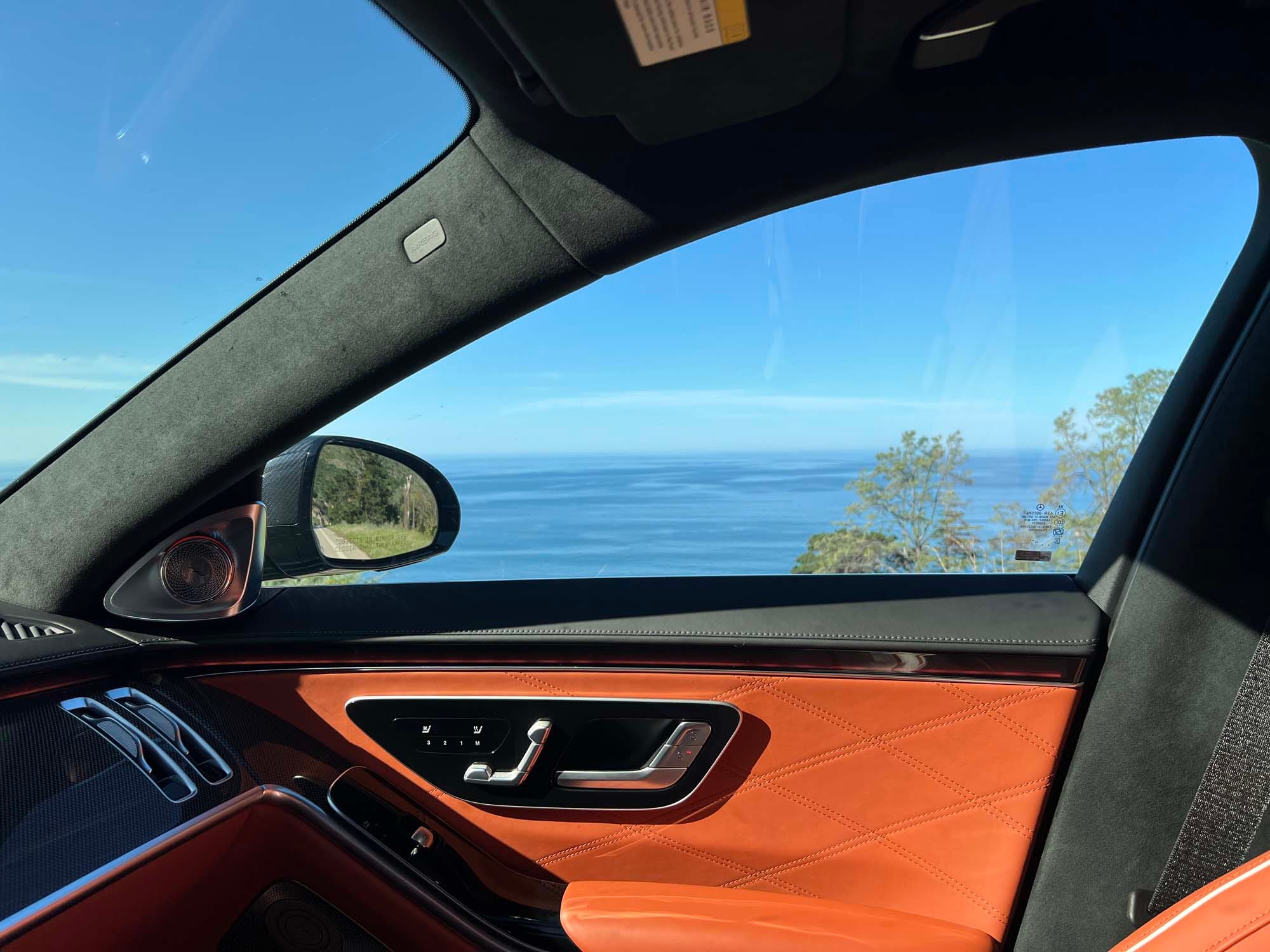 مرسدس-ای‌ام‌جی S63 E-Performance: سفری جاده‌ای در کالیفرنیا با نماد لوکس و هیبریدی