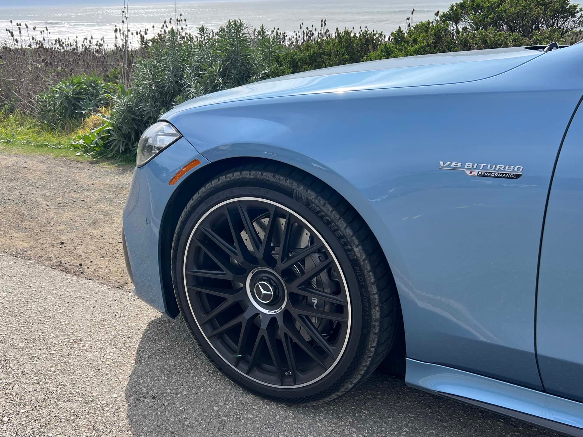 مرسدس-ای‌ام‌جی S63 E-Performance: سفری جاده‌ای در کالیفرنیا با نماد لوکس و هیبریدی