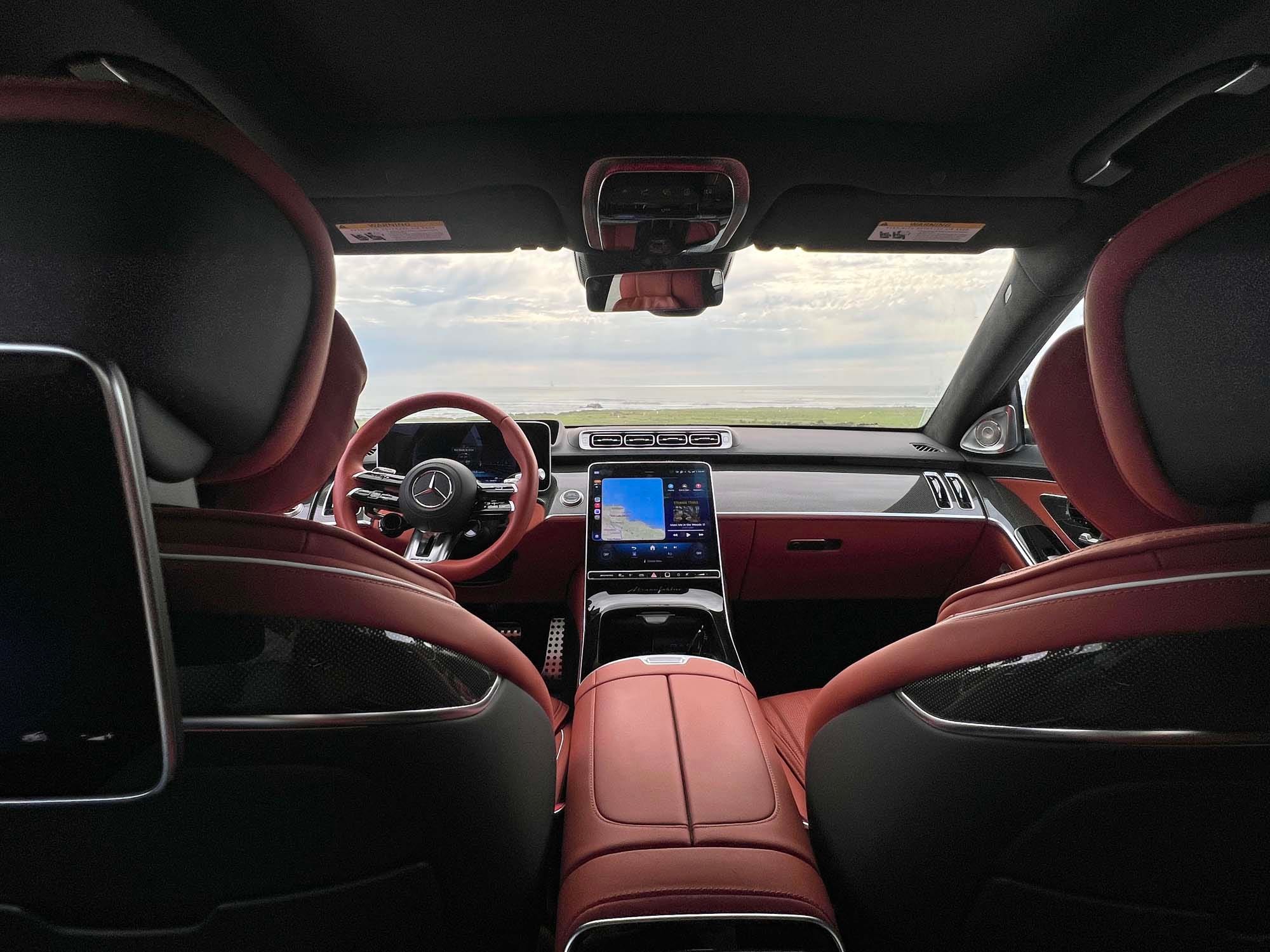 مرسدس-ای‌ام‌جی S63 E-Performance: سفری جاده‌ای در کالیفرنیا با نماد لوکس و هیبریدی