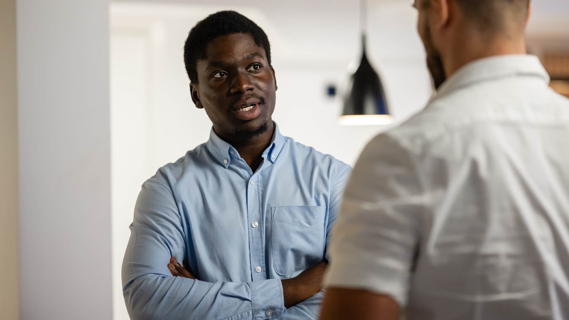 رازهای ذهن‌های برتر: ۱۱ رفتاری که افراد بسیار باهوش پنهانی انجام می‌دهند