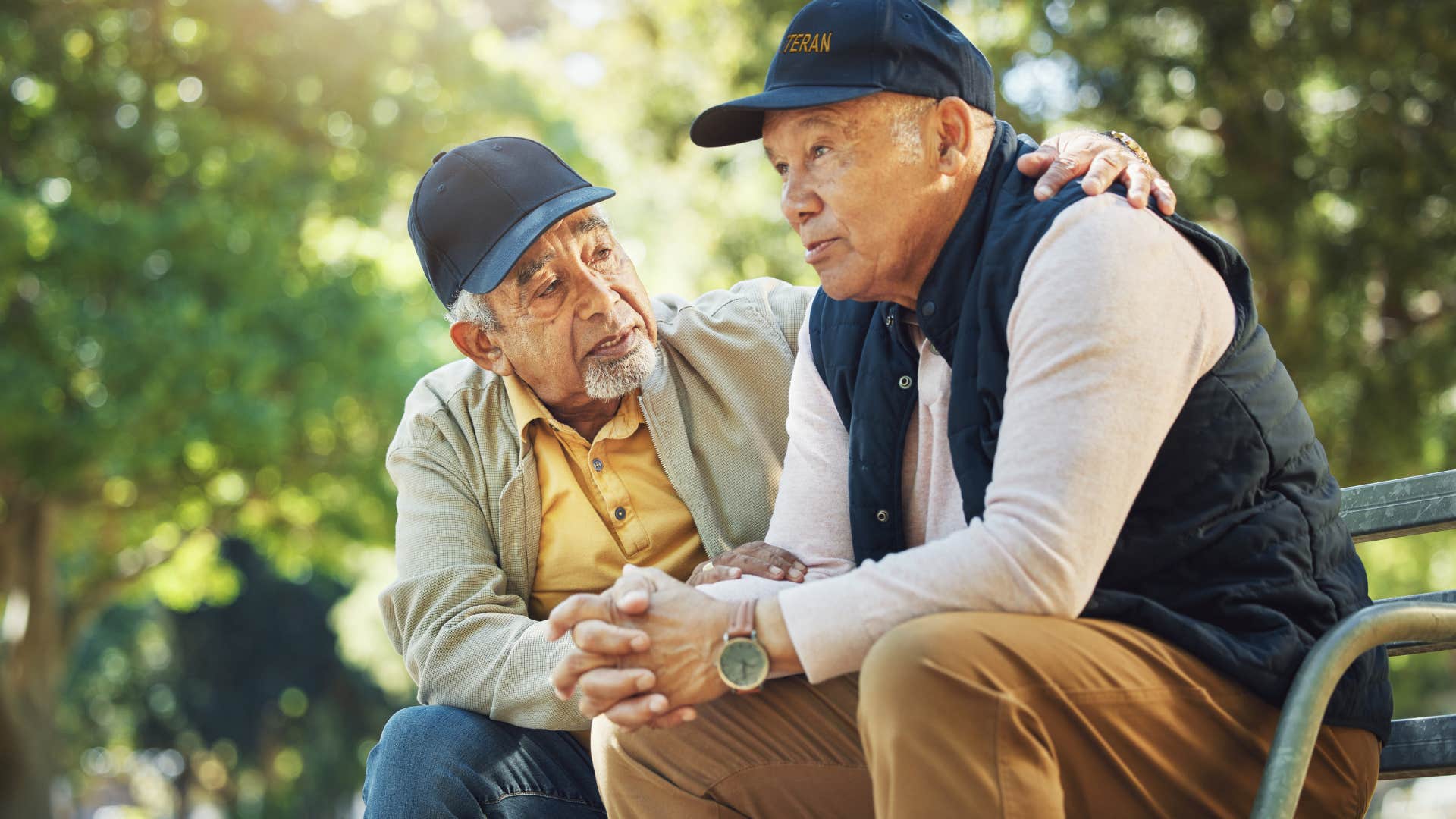 رازهای ذهن‌های برتر: ۱۱ رفتاری که افراد بسیار باهوش پنهانی انجام می‌دهند