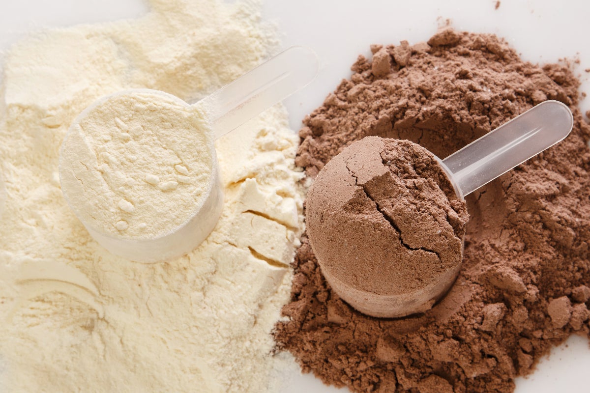 تفاوت‌های کلیدی پروتئین وی ایزوله و کنسانتره: کدام یک برای شما بهتر است؟