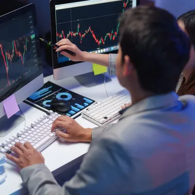 XRP مقابل البيتكوين: أيهما يقدم فرصة استثمارية أفضل بمبلغ 5000 دولار؟