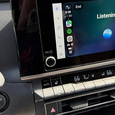 منافسة مساعدي الذكاء الاصطناعي في CarPlay: ChatGPT يتفوق على Perplexity في مهام معينة
