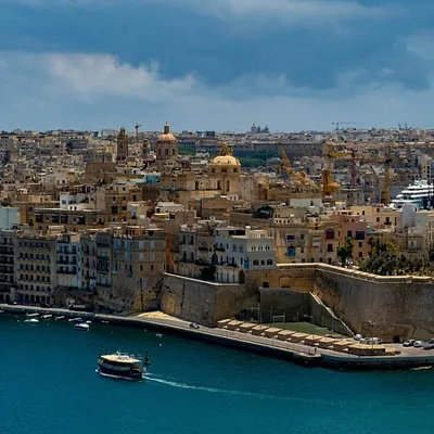 مالت میزبان بحران گردشگری فزاینده؟ دوگانگی نظرات در مورد تعداد گردشگران