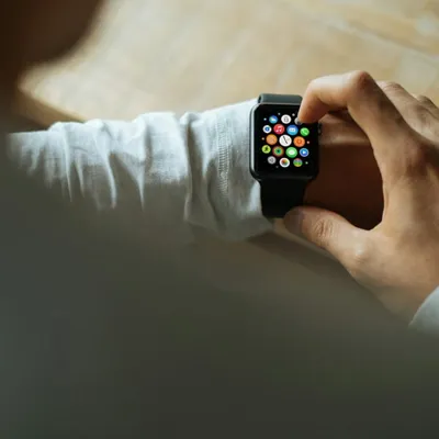 Wearable Tech Giants Vie for Dominance in Non-Invasive Blood Sugar Monitoring