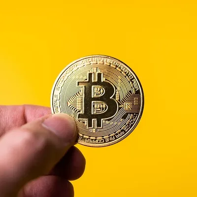 شاخص راسل ۲۰۰۰ سیگنال ورود به بازار صعودی بیت‌کوین را صادر کرد: آیا حباب بعدی در راه است؟