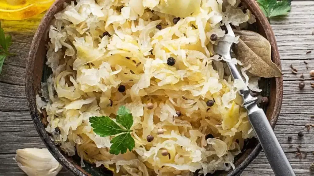 راهنمای جامع سلامت روده: ۱۰ ماده غذایی کلیدی برای تغذیه باکتری‌های مفید