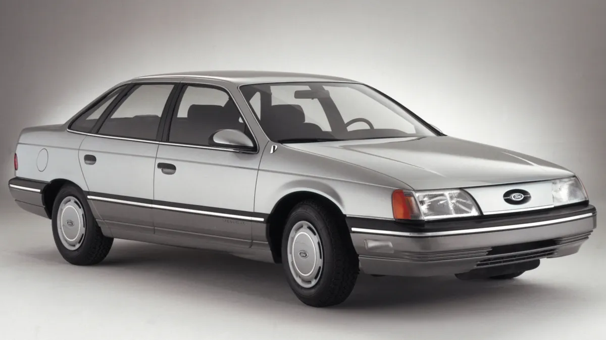 The Ford Taurus: A Revolutionary Sedan That Overcame Odor Issues and Dominated Sales
