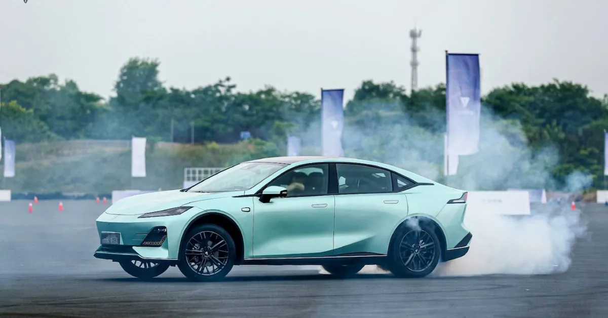 Ganfeng Lithium Unveils World's First 10 Ah Solid-State Batteries with 500 Wh/kg Energy Density