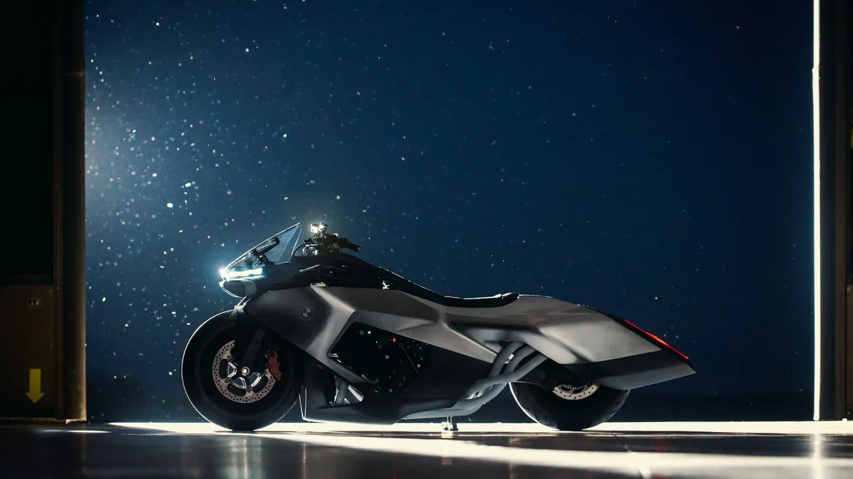 BMW Vision K18: موتورسیکلت مفهومی کوپه‌ی شش سیلندر با الهام از هوندا ران