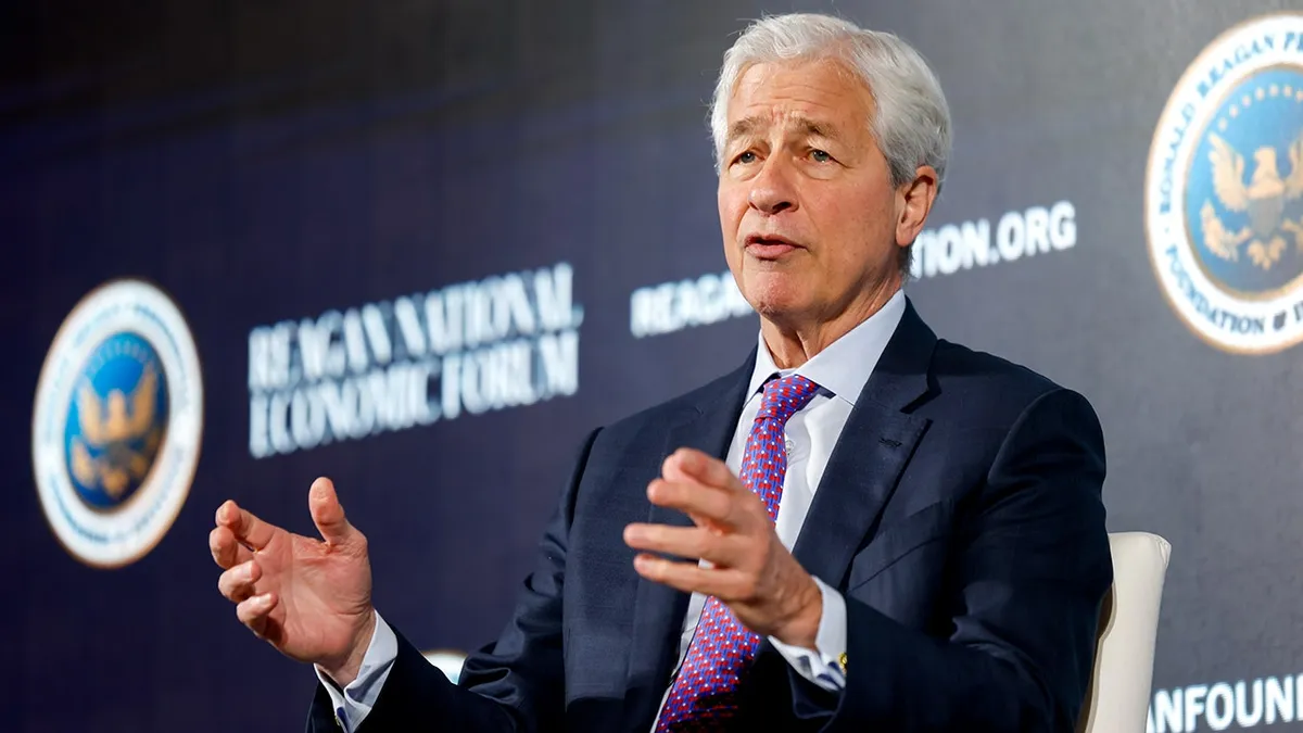 Jamie Dimon Warns of 'Huge Problem' with Unregulated Stablecoins, Calls for Equal Rules