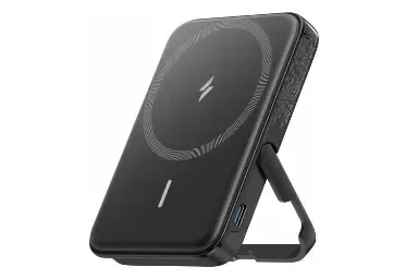 مقایسه Anker 25000mAh 165W Power Bank {request()->input('language_config')['common']['with']} انکر MagGo 322 با ظرفیت 5000 میلی‌آمپر ساعت و امکان شارژ بی‌ سیم