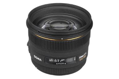 مقایسه سیگما 50mm F1.4 EX DG HSM با کانن EF 100mm f/2.8L Macro IS USM