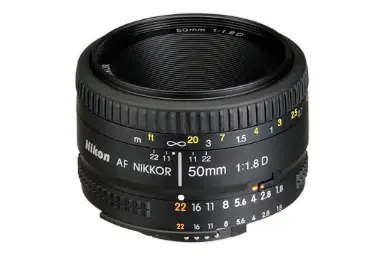 مقایسه نیکون AF Nikkor 50mm f/1.8D با کانن EF-S 18-135mm F3.5-5.6 IS USM