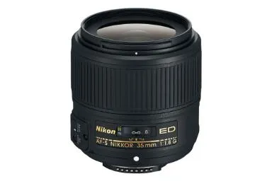 مقایسه نیکون AF-S Nikkor 35mm F1.8G ED {request()->input('language_config')['common']['with']} سونی FE 50mm F1.8