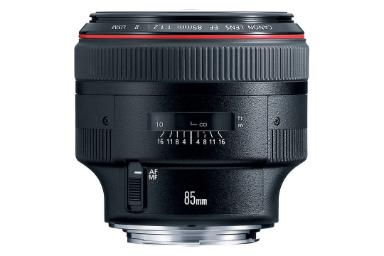 مقایسه کانن EF 85mm f/1.2L II USM با سونی FE 85mm F1.8