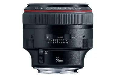 مقایسه کانن EF 85mm f/1.2L II USM {request()->input('language_config')['common']['with']} کانن RF 85mm F2 Macro IS STM