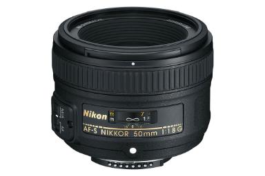 مقایسه نیکون AF-S Nikkor 50mm f/1.8G با کانن EF 24-70mm f/4L IS USM