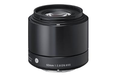 مقایسه کانن EF-S 18-135mm F3.5-5.6 IS STM با سیگما 60mm F2.8 DN Art