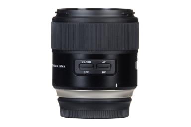 مقایسه تامرون SP 35mm F1.8 Di VC USD با سونی FE 85mm F1.8