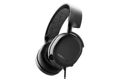 مقایسه استیل سریز Arctis 3 نسخه کنسول با انکر SoundCore R100