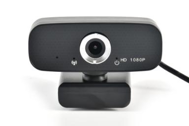 مقایسه RW 120 روتل با LifeCam Studio مایکروسافت