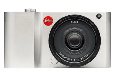 مقایسه لایکا T Typ 701 {request()->input('language_config')['common']['with']} نیکون D810