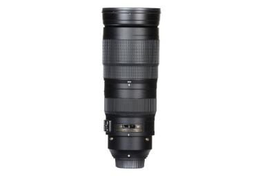 مقایسه نیکون AF-S Nikkor 200-500mm F5.6E ED VR با کانن EF-S 18-135mm F3.5-5.6 IS