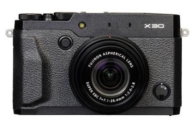 مقایسه فوجی فیلم X30 با کانن EOS 800D