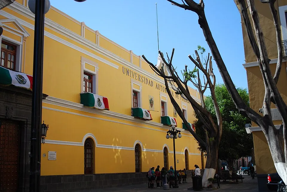 Puebla Özerk Merit Üniversitesi