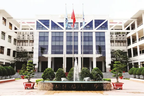 جامعة سايجون للتكنولوجيا