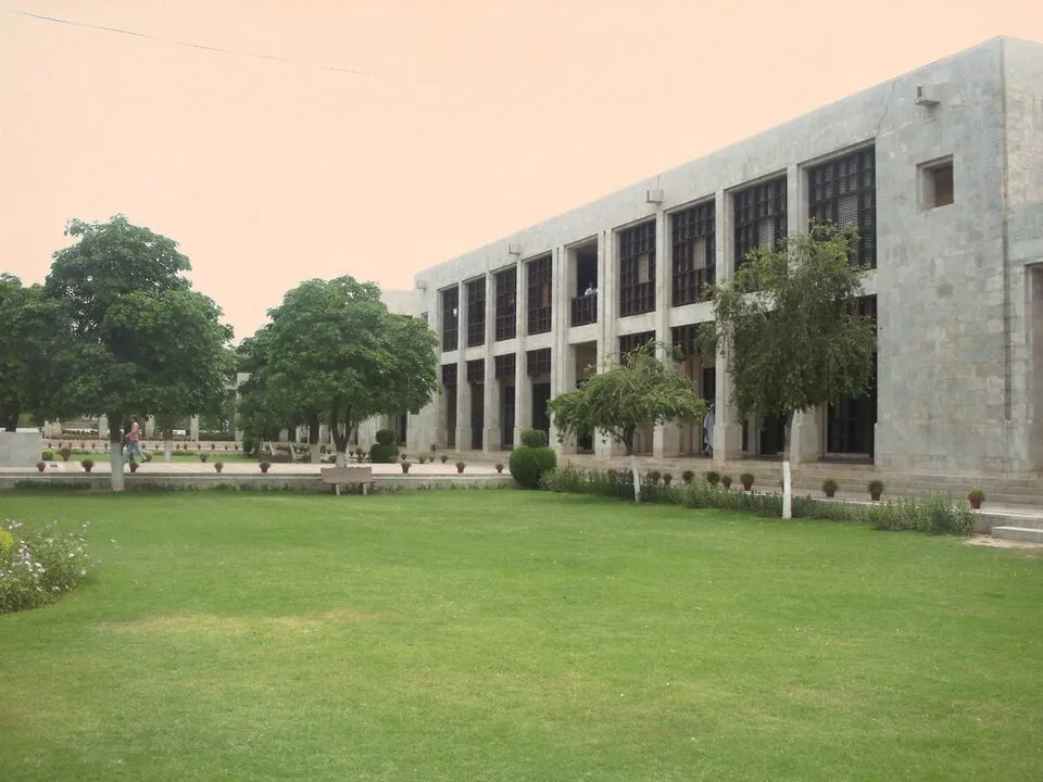 جامعة الزراعة في بيشاور